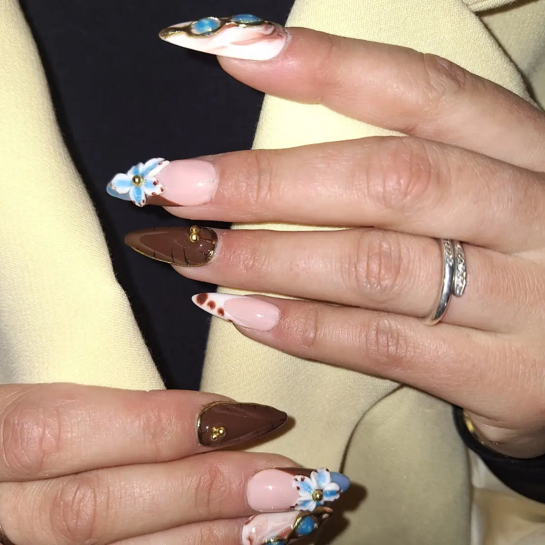 Faux Ongles Réutilisables : Le Guide Complet pour des Ongles Parfaits et Économiques