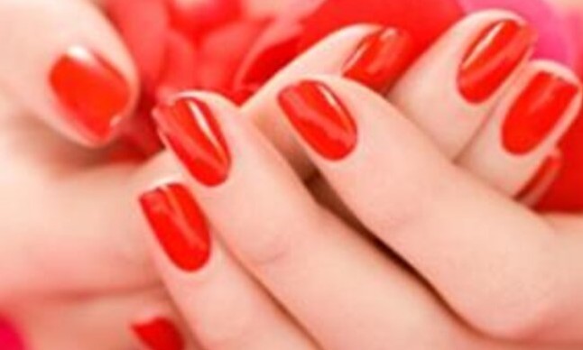 Tendances press-on nails 2025 guide ongles parfaits