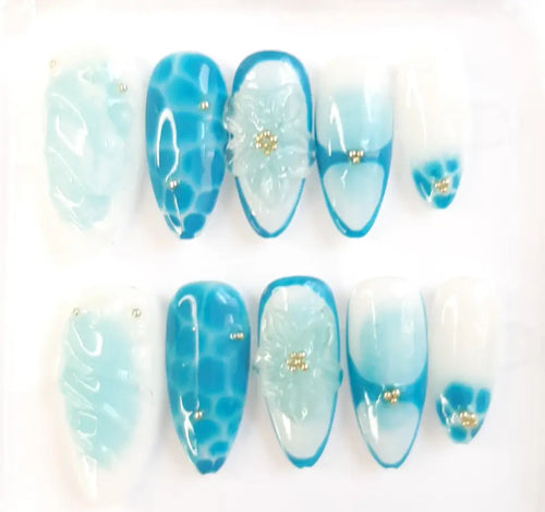 Faux ongles Aqua Blossom bleu océan nail art