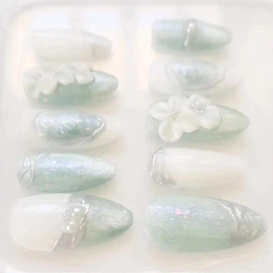 Vue détaillée Frosted Elegance vert eau givré blanc Cat eyes