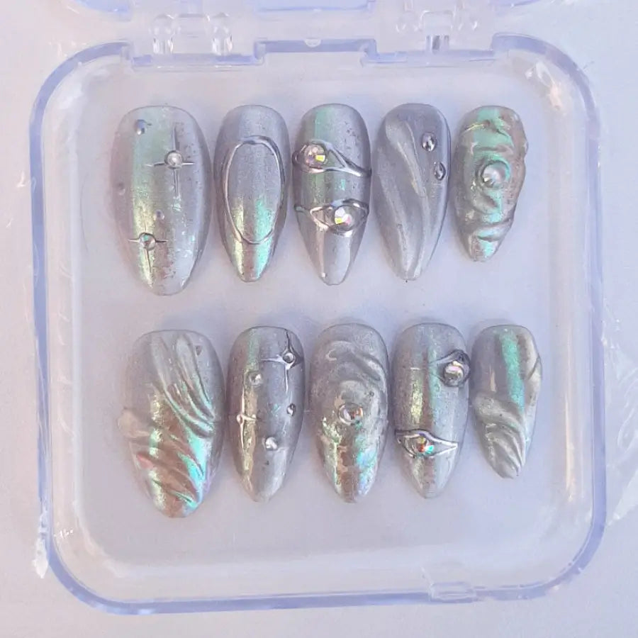 Press-on nails Interstella holographique univers tendance