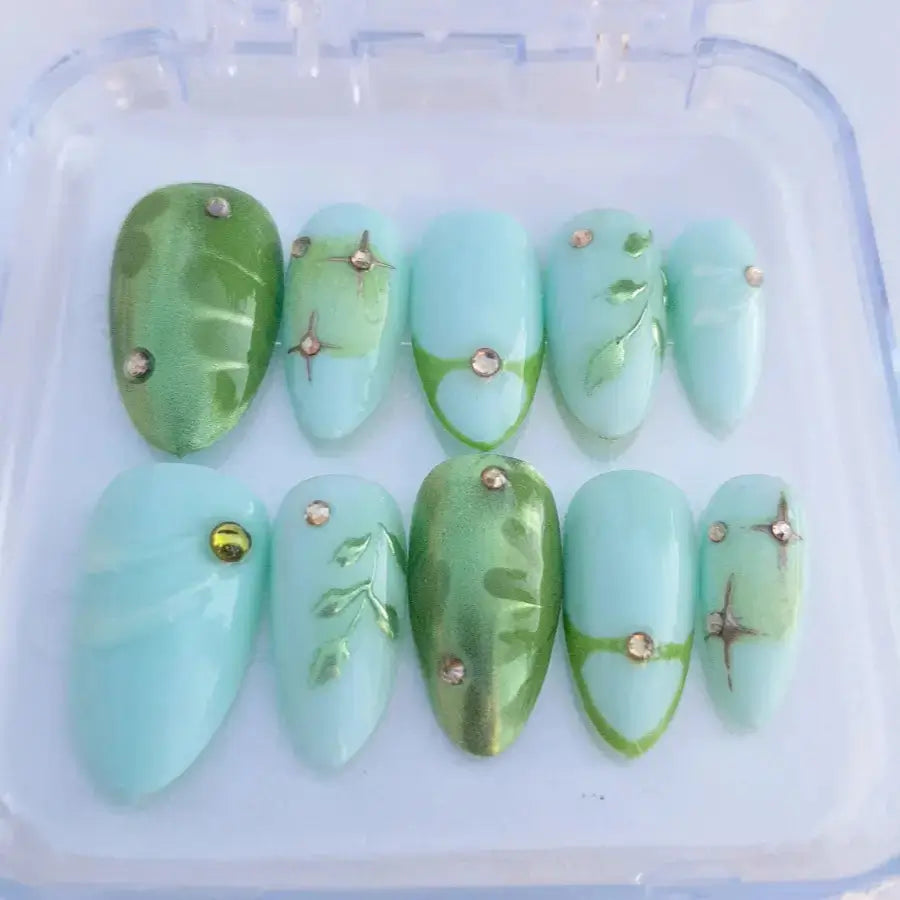 Press-on nails Matcha latte vert amande nacré