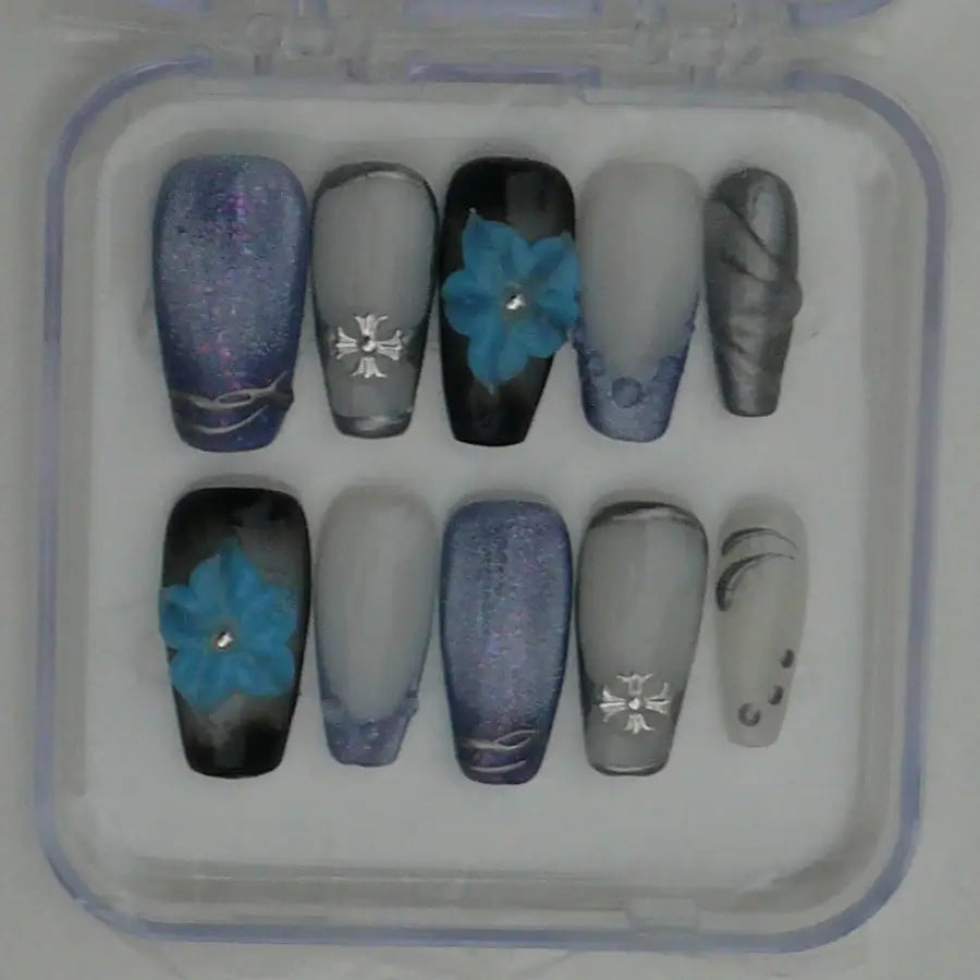 Press-on nails Odyssée futuriste tendance unique