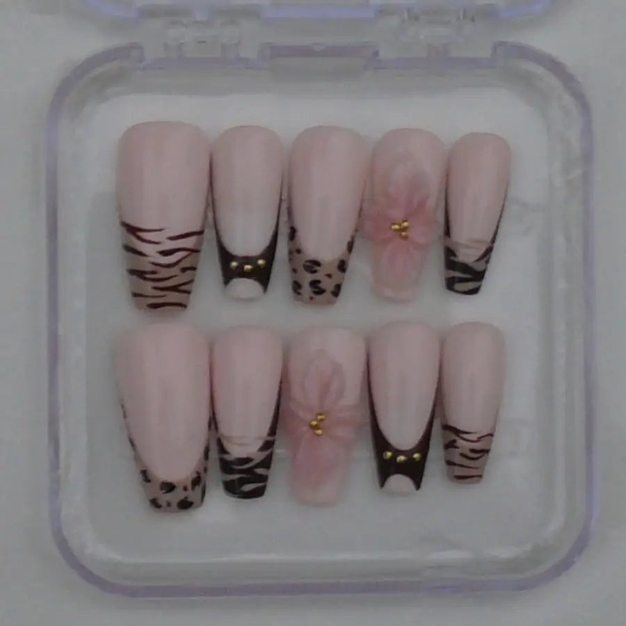 Faux ongles Zélie motif animal zèbre léopard fleur 3D