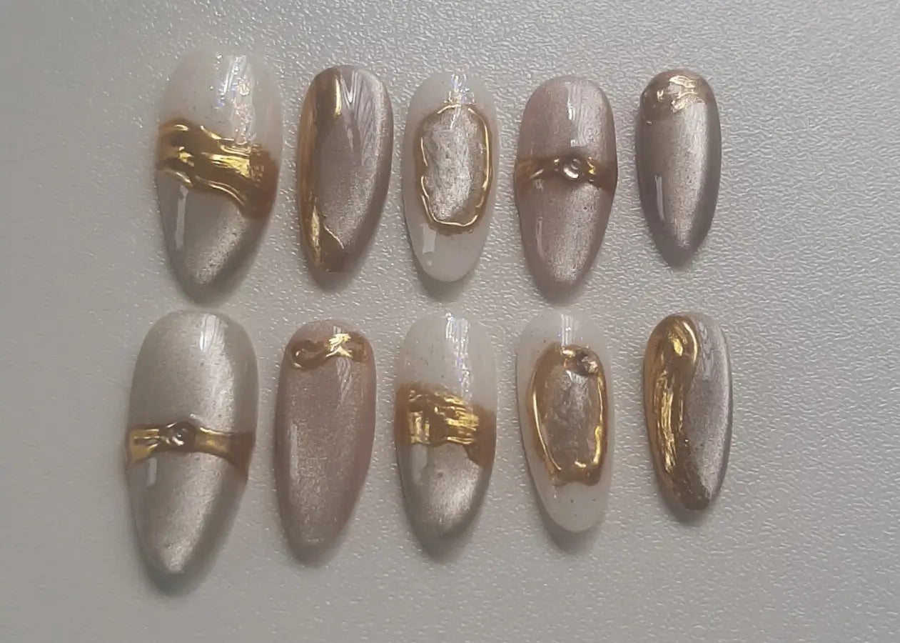 Press-on nails Velvet Gold élégance intemporelle doré