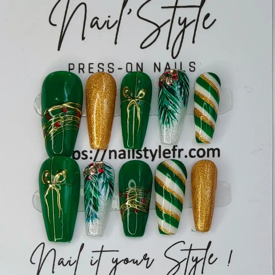 Détail des press-on nails Christmas Green - Faux ongles réutilisables verts festifs