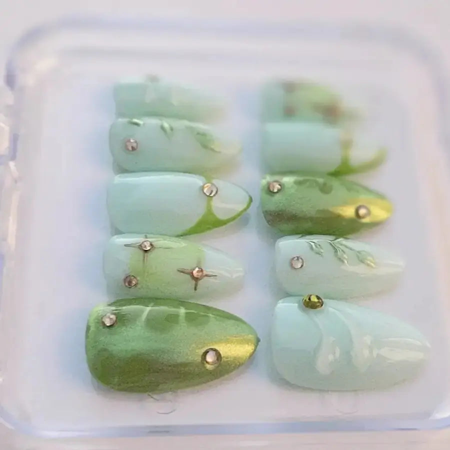 Press-on nails Matcha latte vert amande nacré