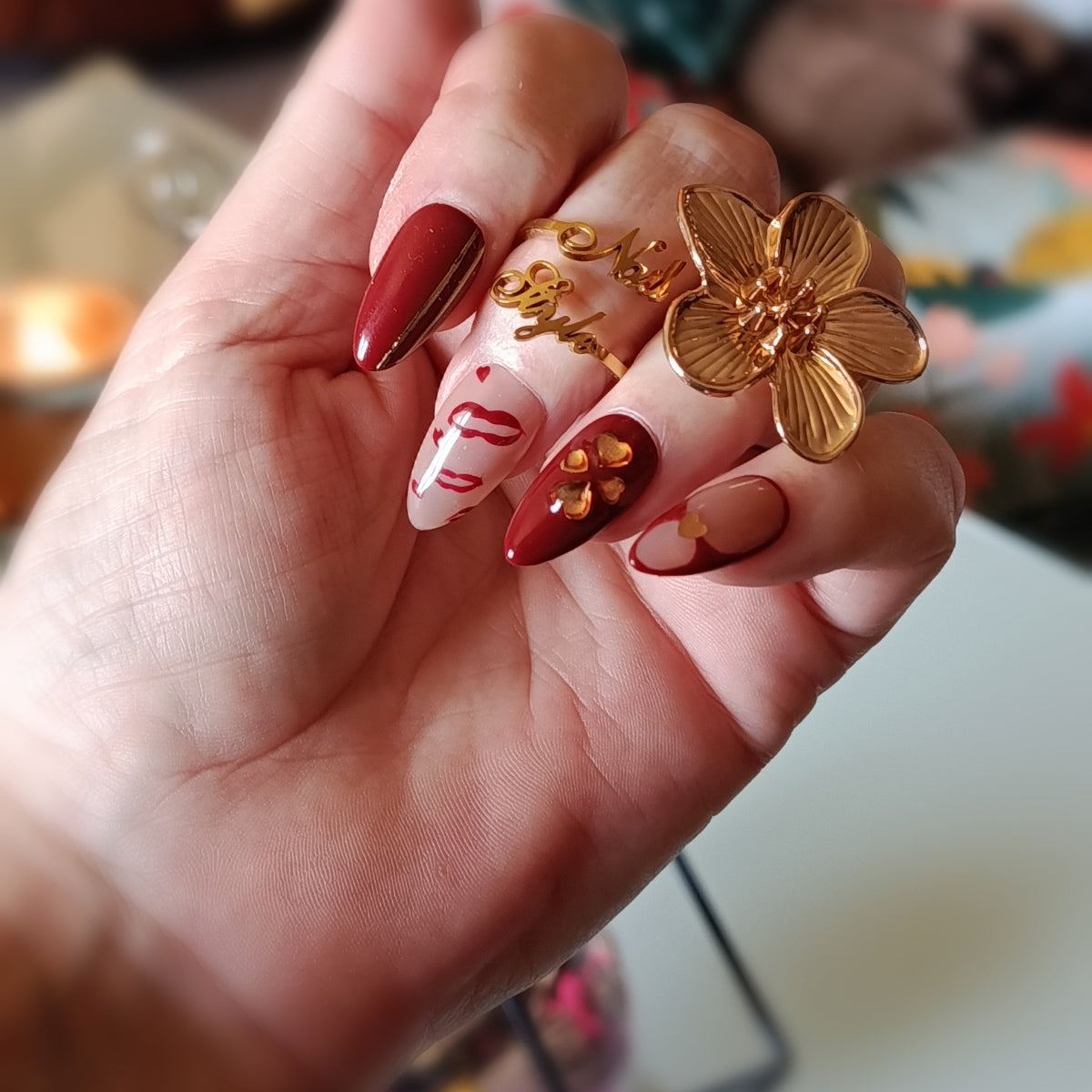 faux ongles réutilisables, application facile collection saint valentin. Amande moyen. faits main en France. rouge et nude