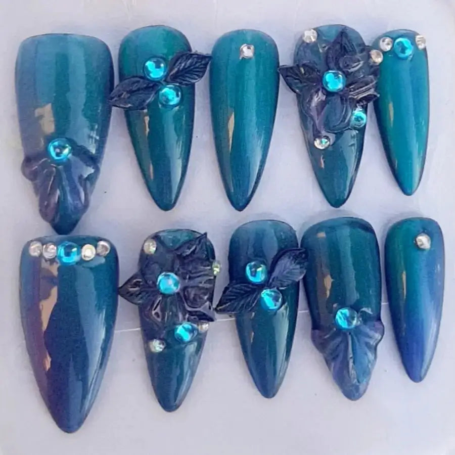 Faux ongles Saphir bleu marine cat eyes fleurs 3D étincellant