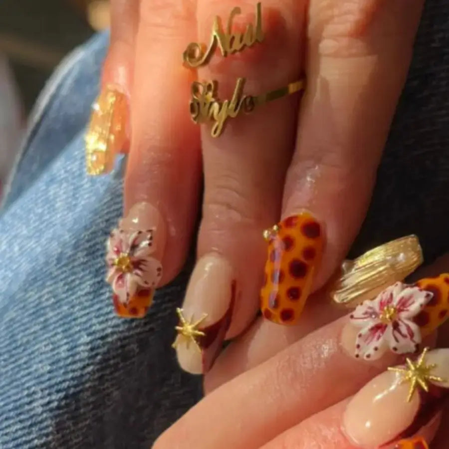 Pose faux ongles golden caramel, très élégante