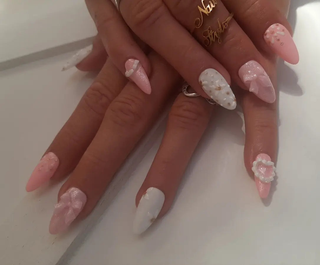 Pose press on nails bleeding heart mariage manucure professionnelle