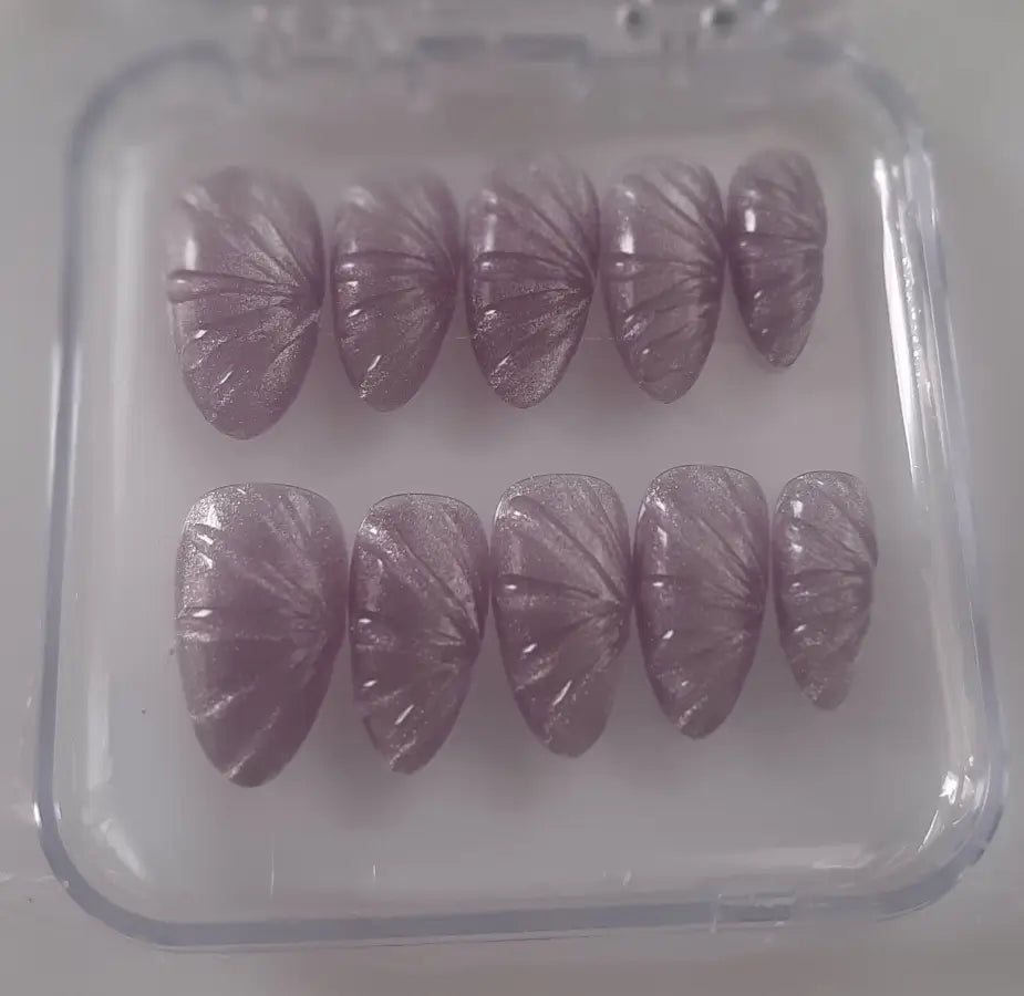 faux ongles cat eyes violet et effet 3D