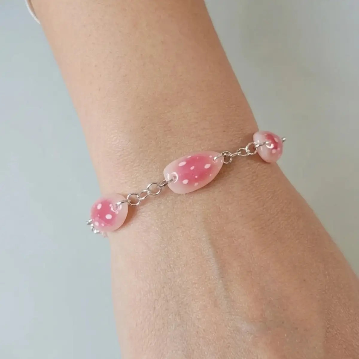 Bracelet acier inoxydable argenté peint à la main design bambi ajustable