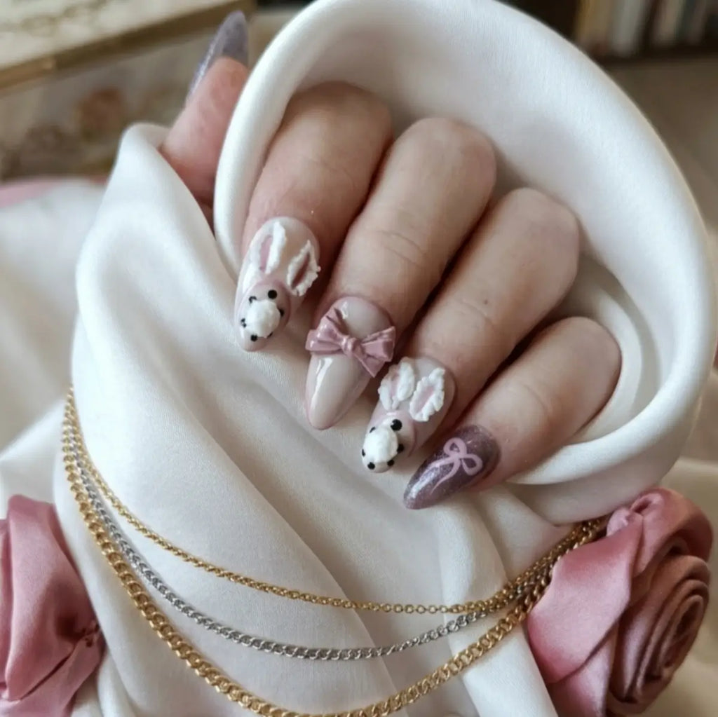 Faux ongles blanc et mauve avec lapin 3D et nœud satiné, édition printemps NailStylefr.