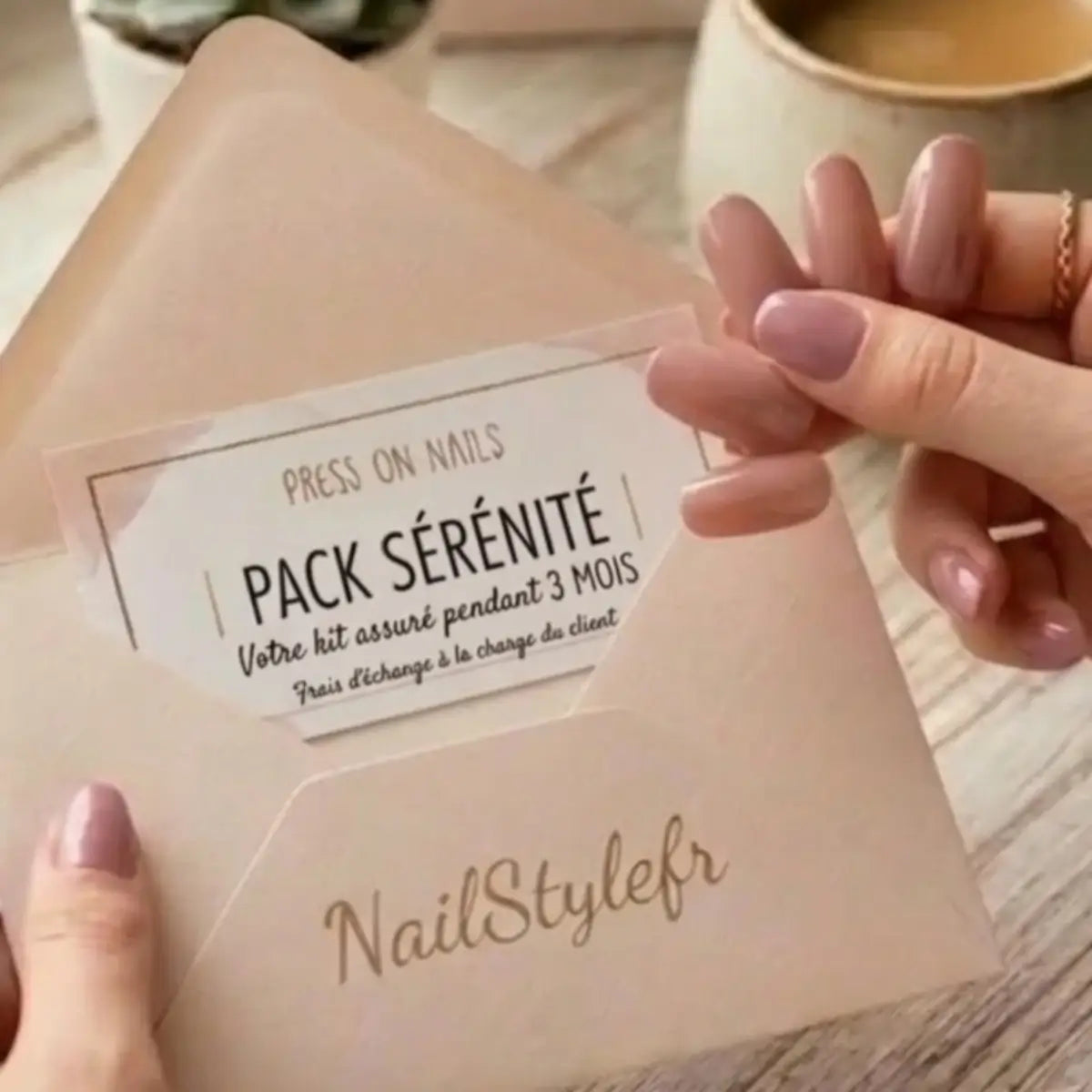 Garantie remplacement 3 mois pour vos press-on NailStylefr. Jusqu'à 5 ongles remplacés en cas de perte.