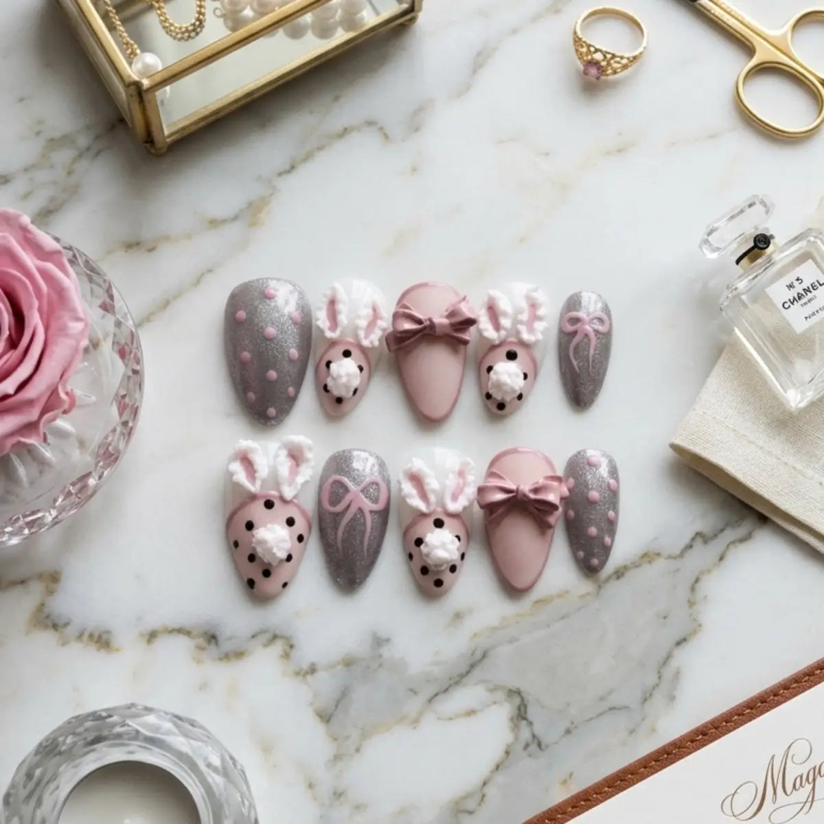 Press-on nails Easter Bunnies lapin et nœud - Faux ongles rose et gris taupe avec oreilles de lapin 3D et nœud, édition Pâques Nail'Style"